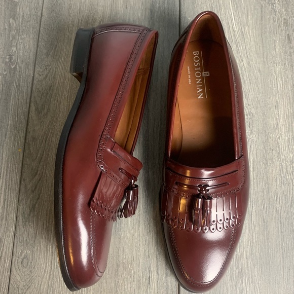 (NWOT) BOSTONIANS SLIP-ON SHOES - Picture 2 of 7